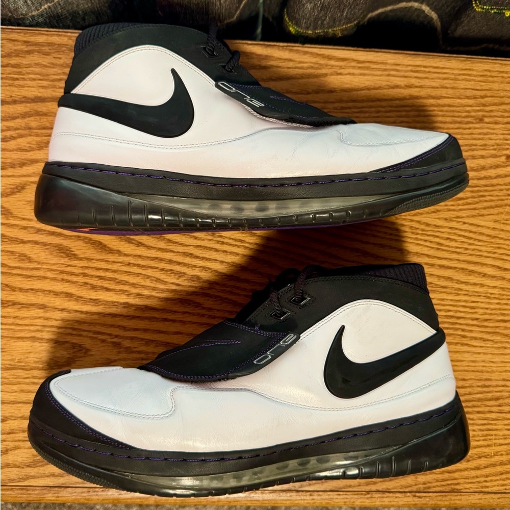 Nike Air Force STAT(315005-101)
Wht/Blk/Prpl. Amar'e Stoudemire 
(Used-No Box)